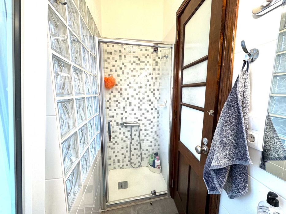 Quarto disponível, aluguel mensal aparte de 1 de Novembro.