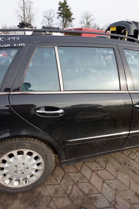DRZWI TYLNE PRAWE E-KLASA W211 KOMBI 197  CZARNY MERCEDES 2002-2006