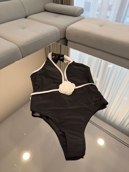 Купальник Шанель.