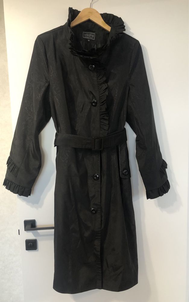 Пальто / плащ чорний з візерунком 56-58 розмір