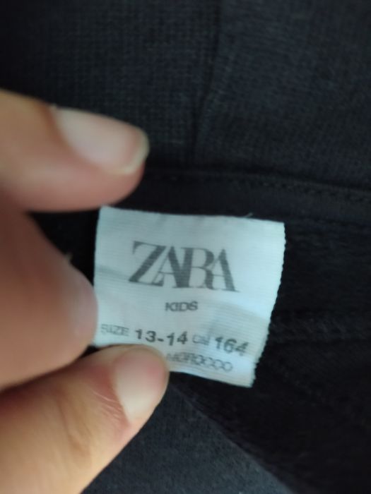 Hoodie Zara 11/12 (etiqueta 13/14, mas veste pequeno)