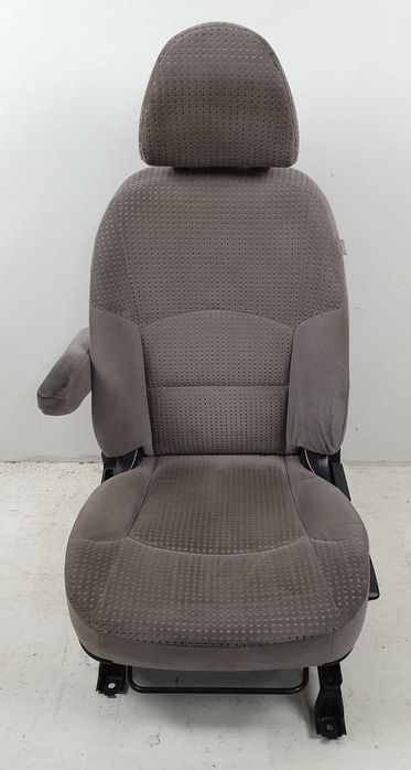 FOTEL LEWY PRZÓD KIEROWCY MITSUBISHI GRANDIS EURO