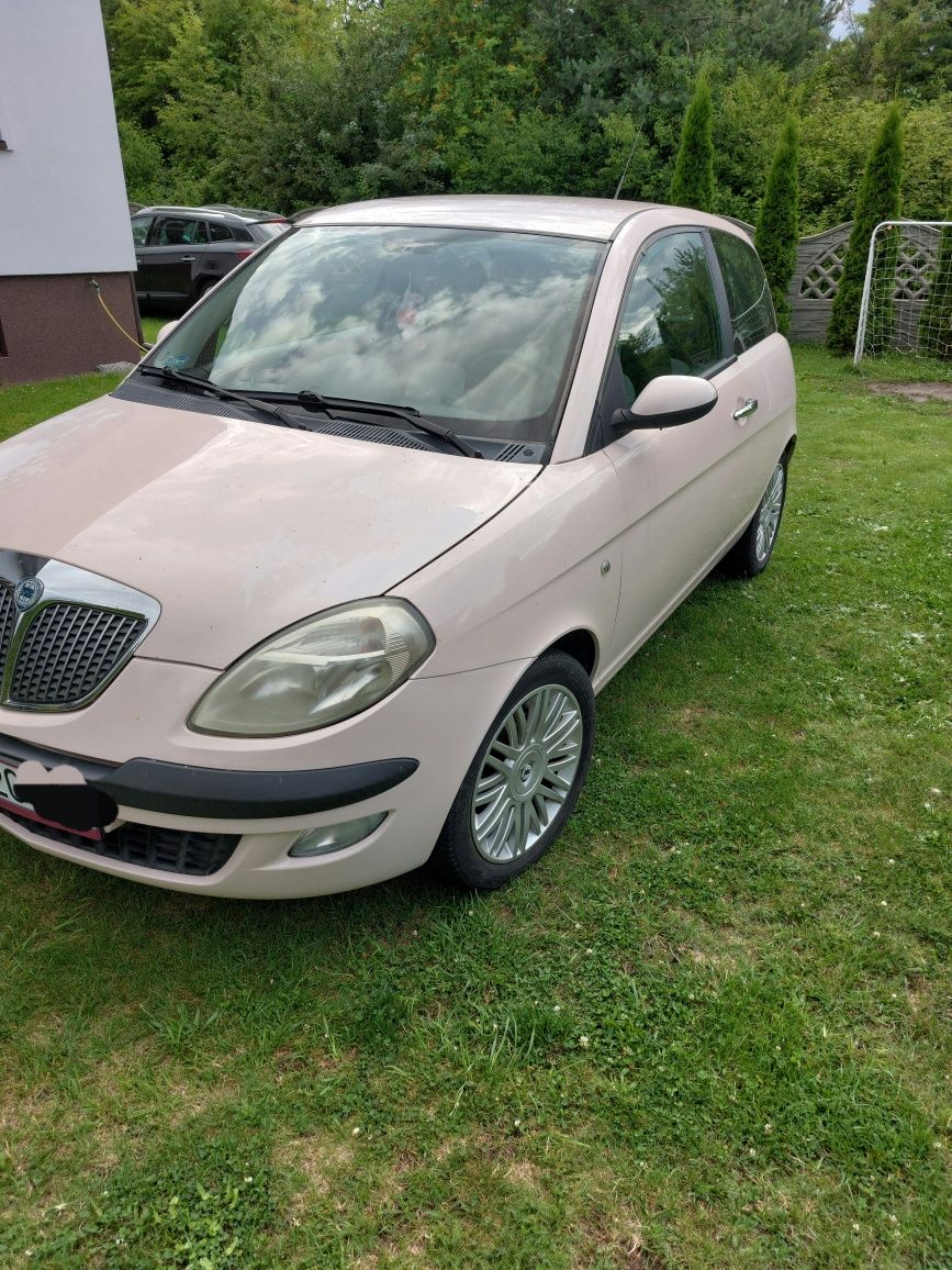 Lancia Ypsilon 1.2 80 KM