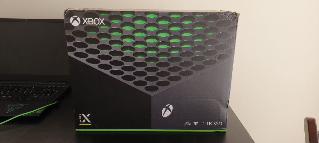 Xbox Series X- 1TB SSD (with Box)
