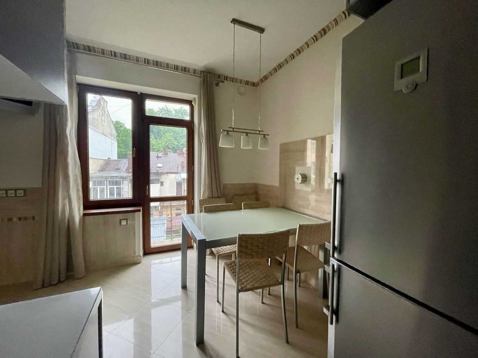 Здам в оренду трикімнатну квартиру, вул. Зарицьких