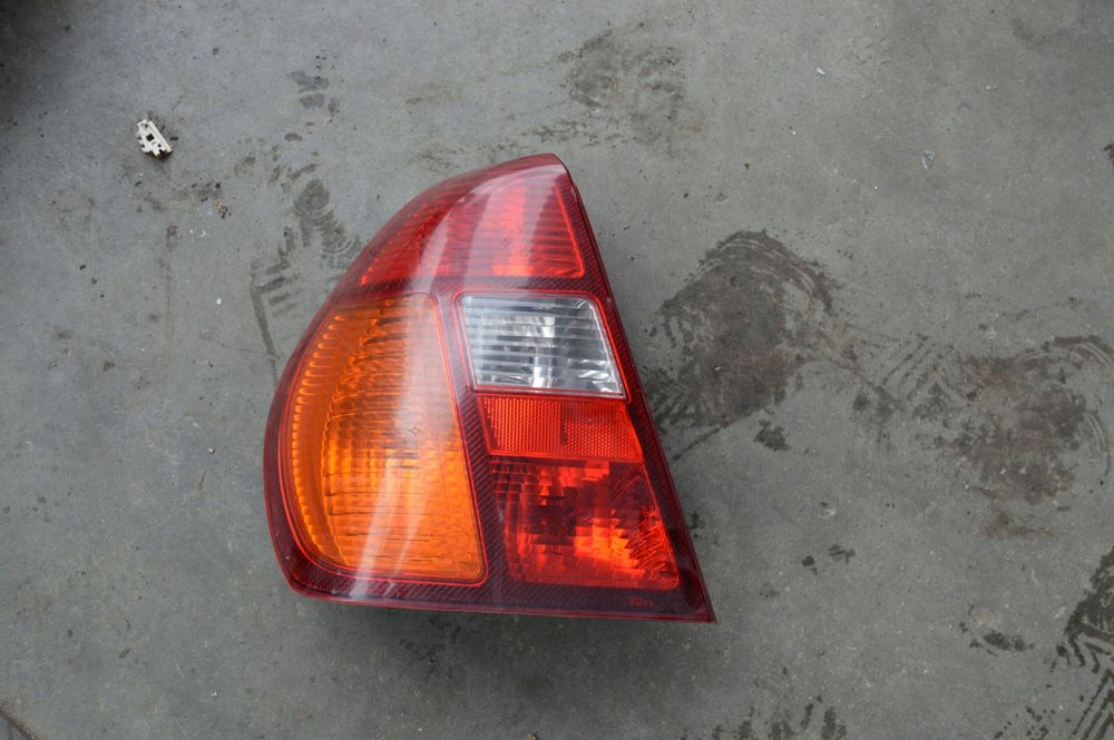 renault thalia i lampa tylna lewa 8200054300