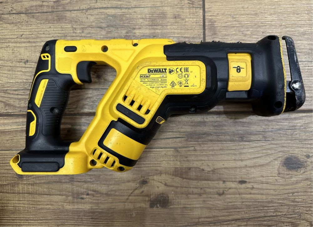 Piła szablasta, lisica akumulatorowa Dewalt DCS367 - 2022r.
