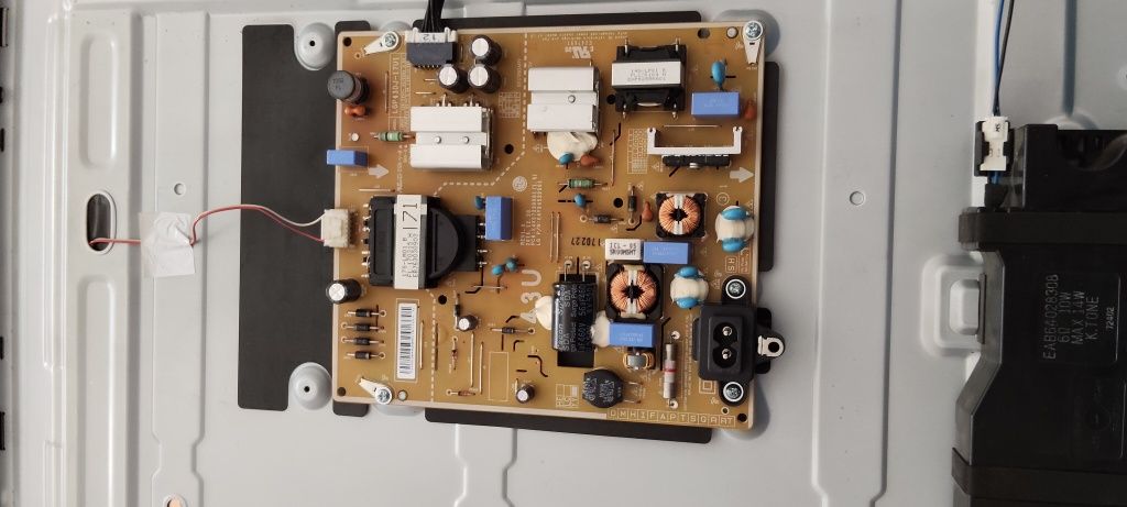 Vendo TV LG 43UJ630V para peças