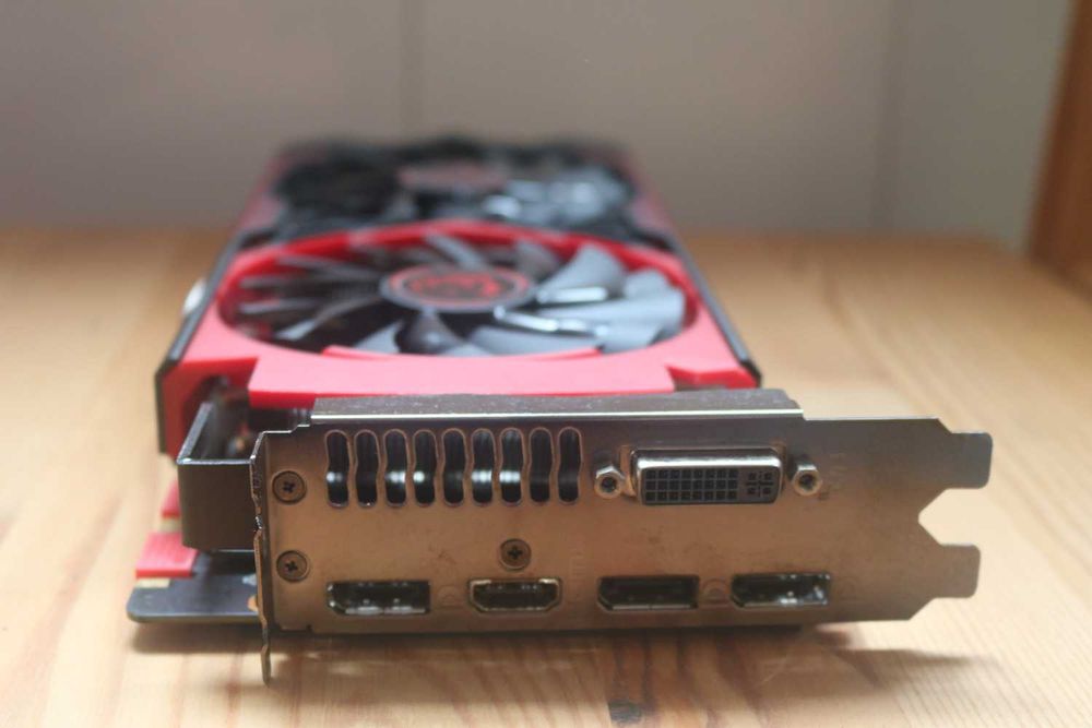 Placa gráfica MSI Nvidia GTX 980ti - 6GB