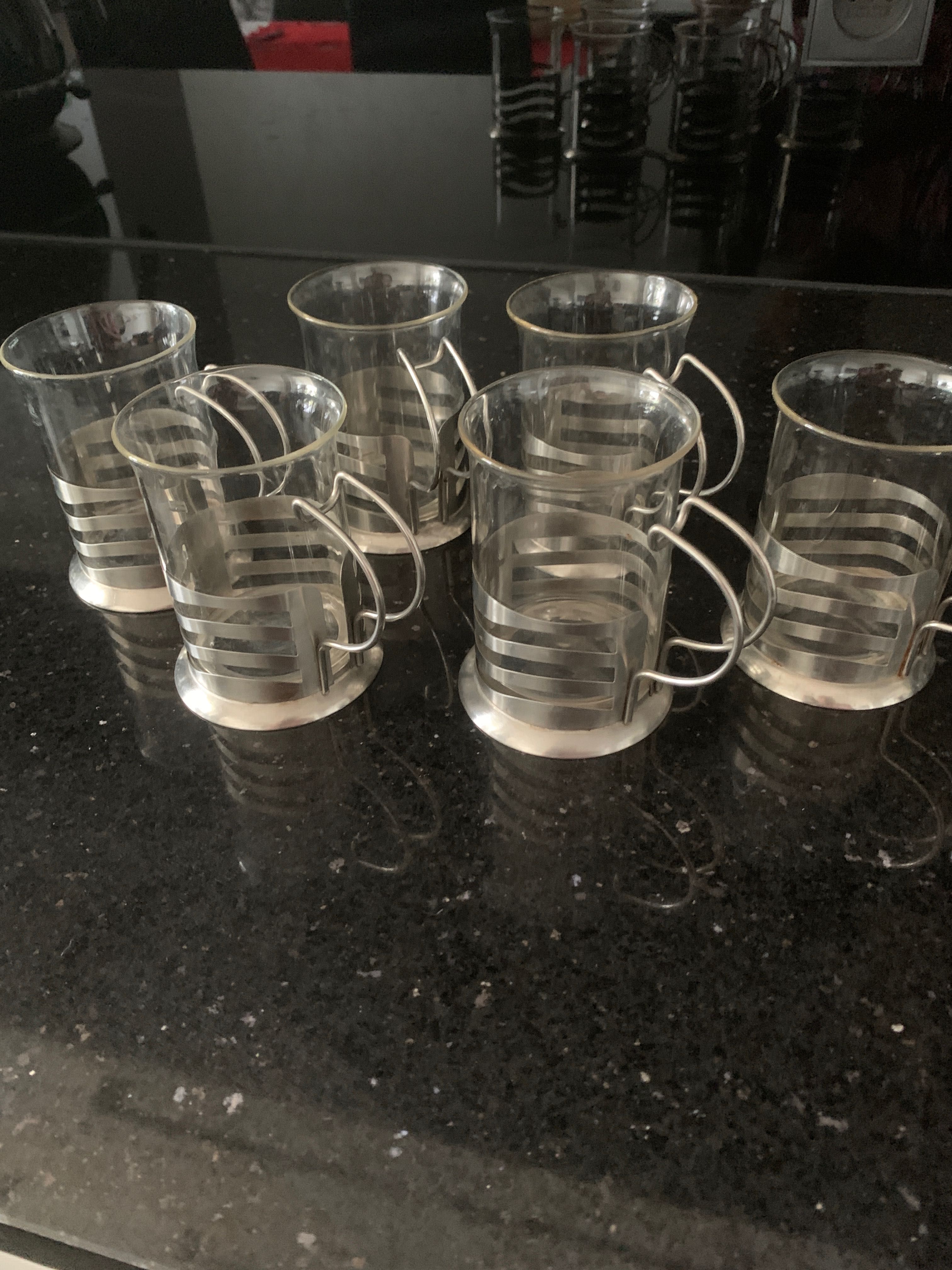Komplet 6 szklanek z metalowymi koszyczkami