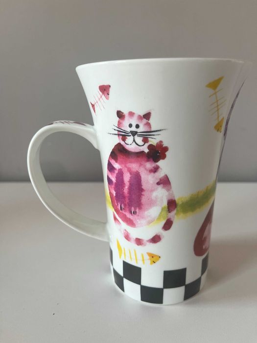 Piękny, ceramiczny kubek z kotami