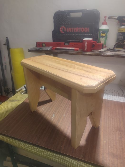 Стільчик з Ясену