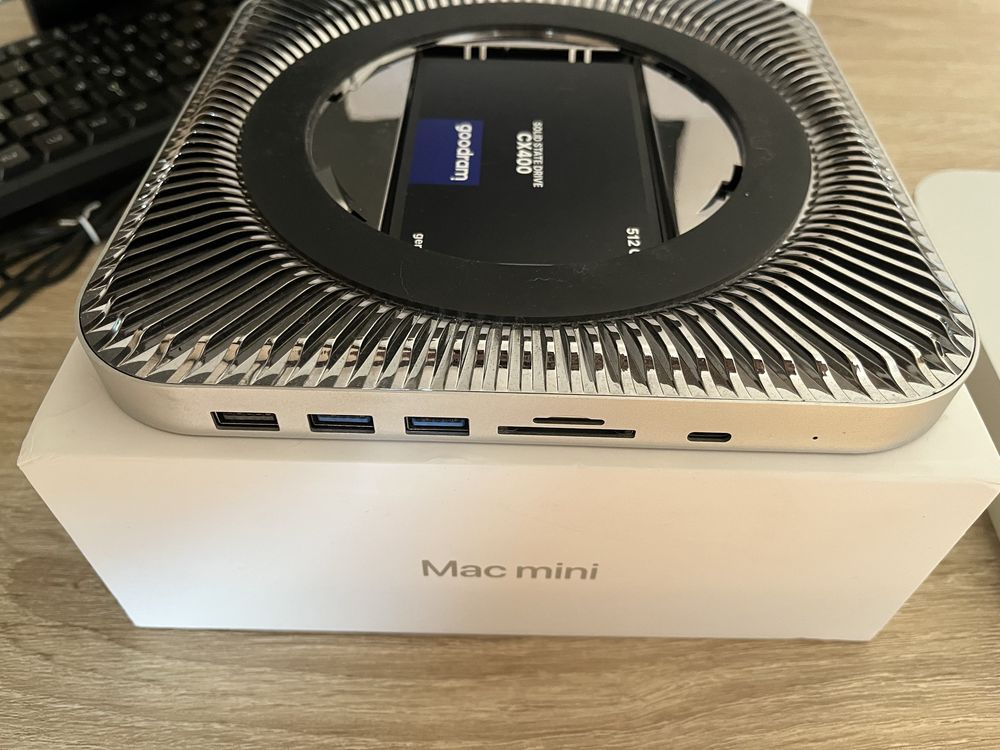 Mac Mini 16/256 M2 w idealnym stanie + pszejsciowka do SSD (bez dysku)