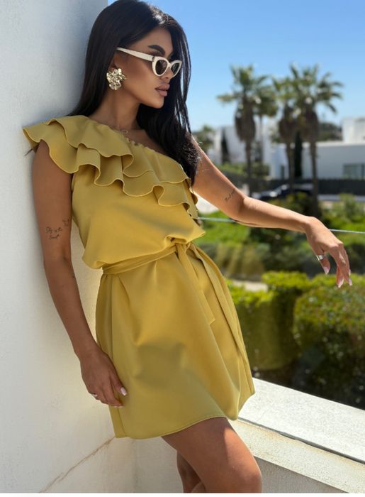 Sukienka na jedno ramię