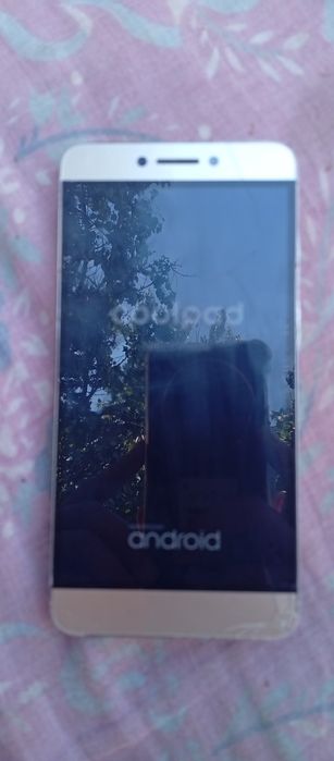 Продам смартфон coolpad