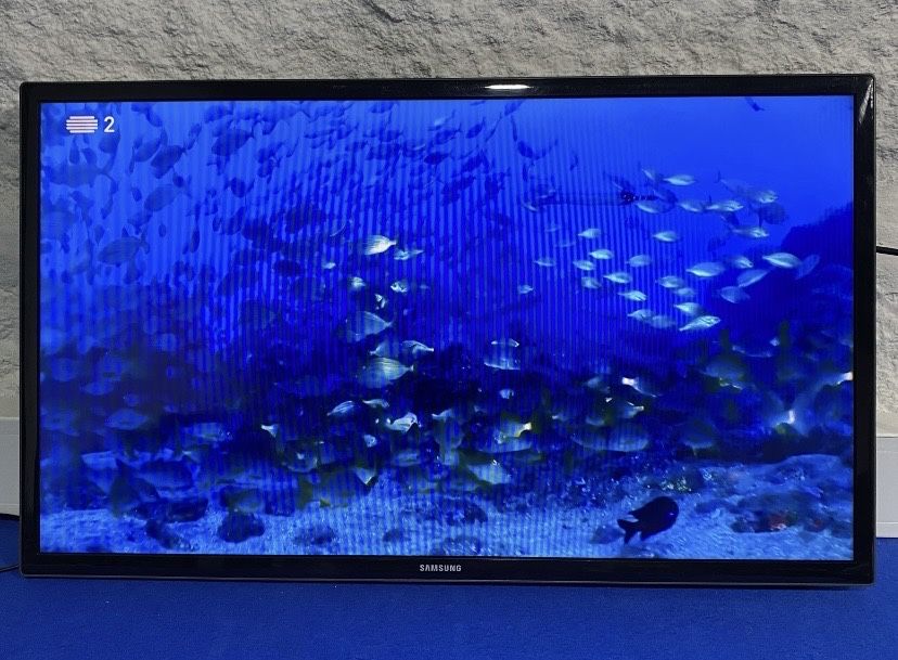 Tv samsung 32” sem base