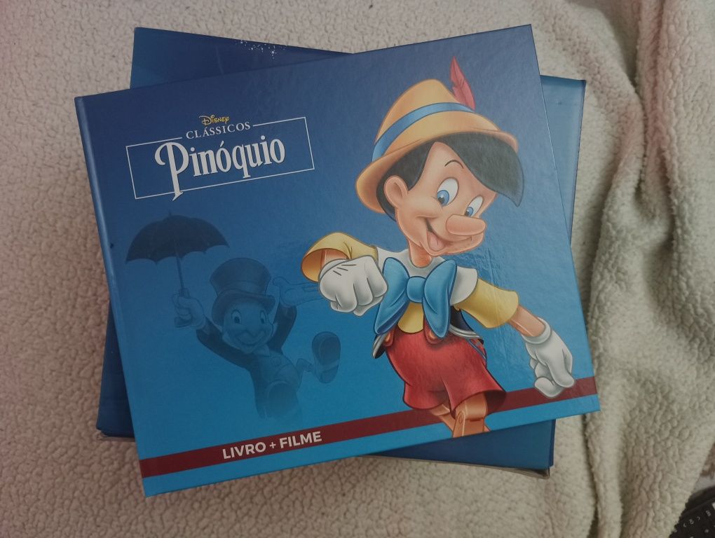 Conjunto livros e DVDs Disney