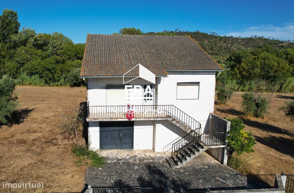 Moradia T4 na Freixianda