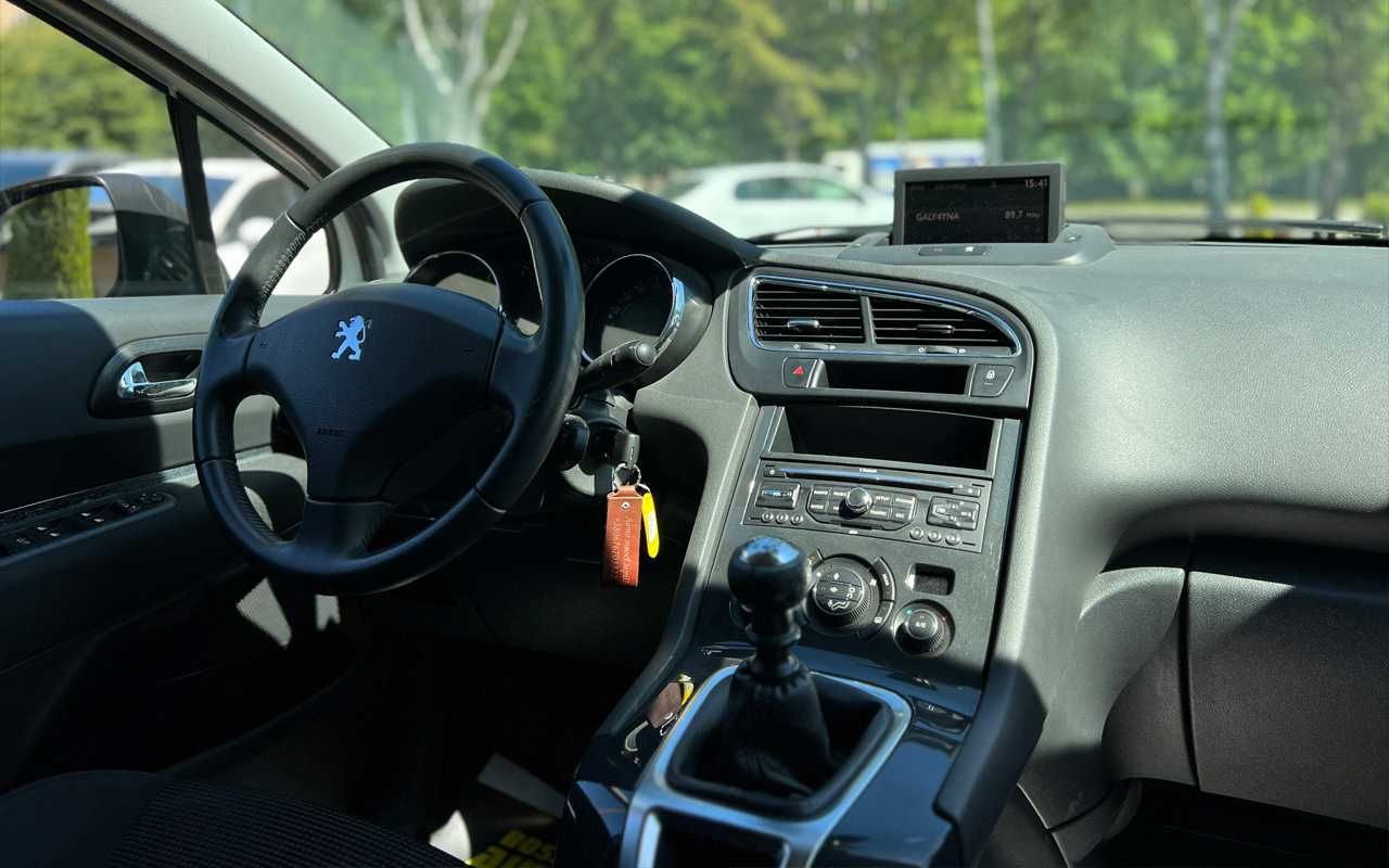 Peugeot 5008 2012
