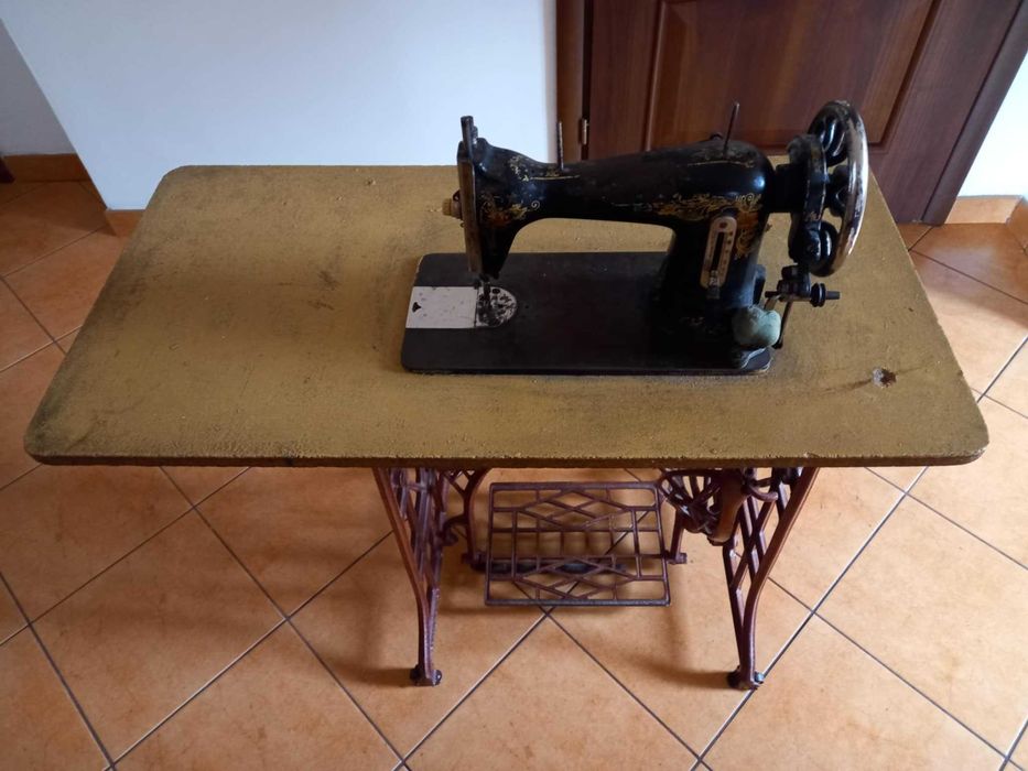 Maszyna do szycia stara