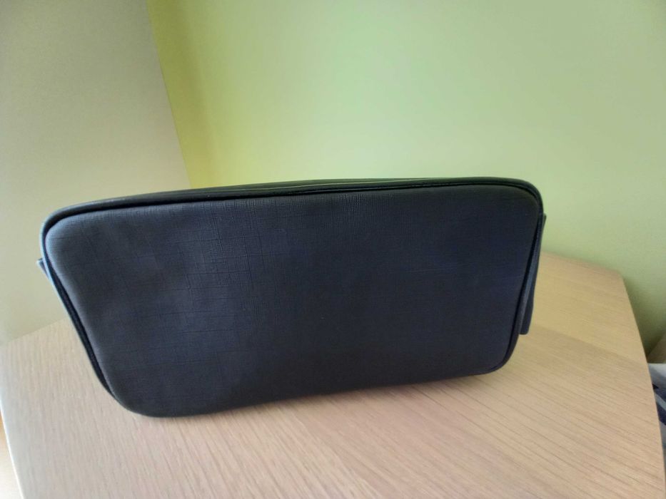 Carteira preta de ombro