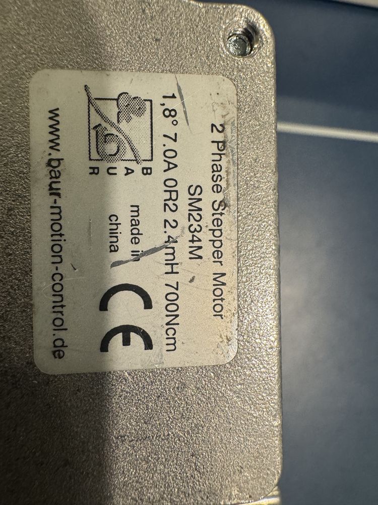 Silniki krokowe, SM 234M 700Ncm, SM 223L-LC 180 Ncm, SM217L 55Ncm.