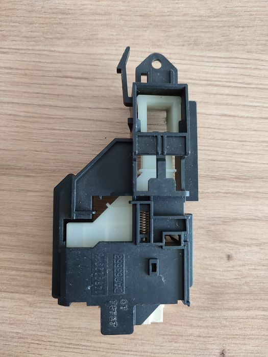 Замок пральної машини Зануссі