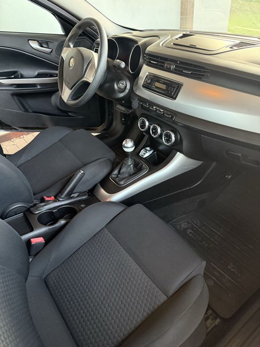 Alfa romeo giulietta 2012 1.4 120 km dna czarny metalik