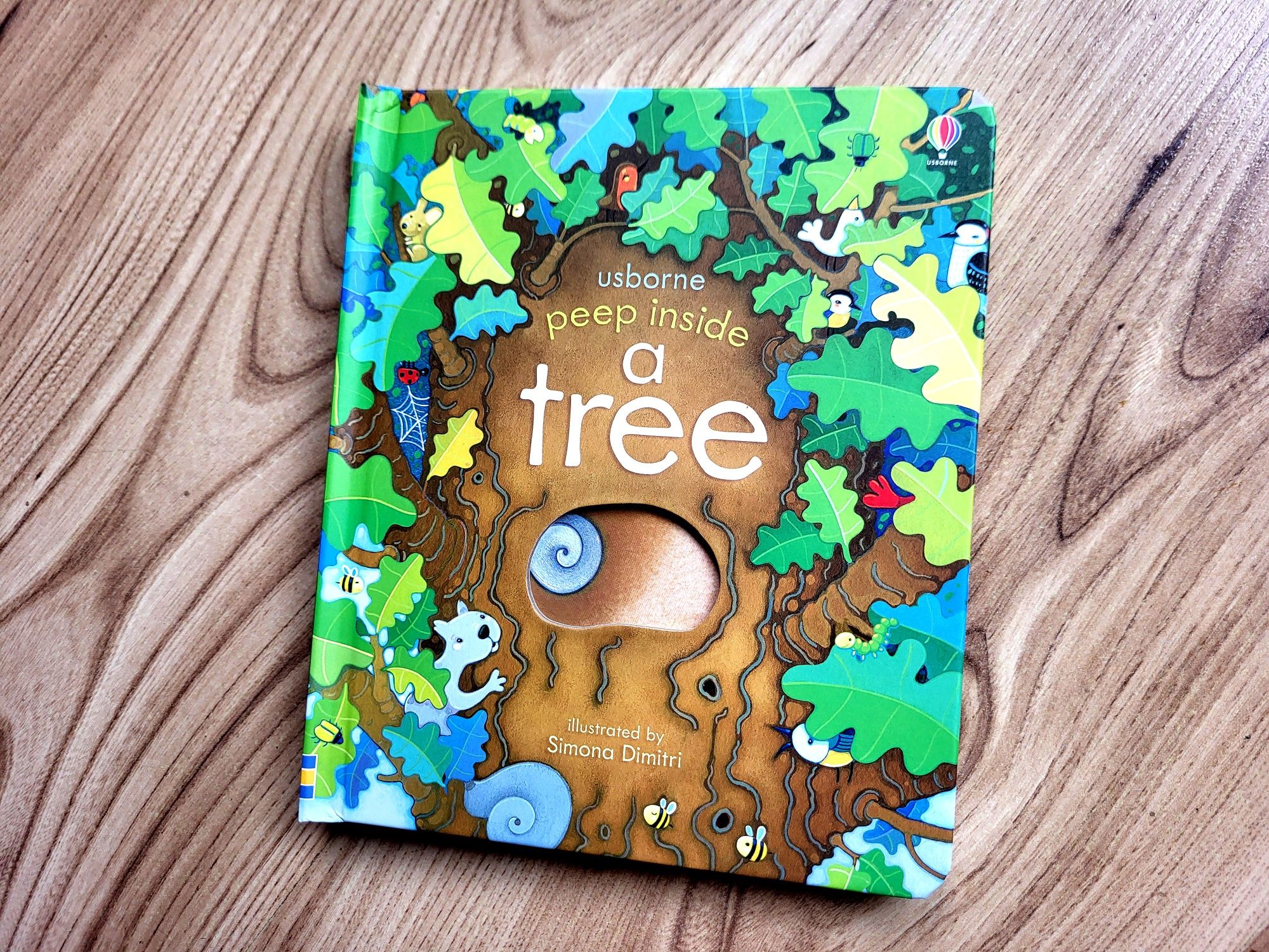 A Tree Usborne Peep Inside z okienkami po angielsku