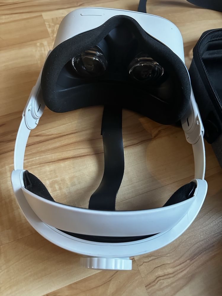 Gogle VR Meta Quest 2 (Oculus Quest 2) — pełny zestaw