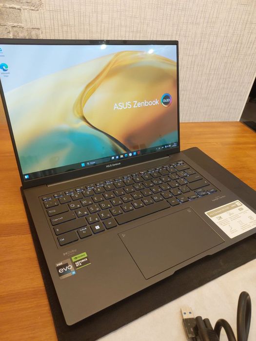 ASUS Zenbook 14 OLED i9 UX3404VC + NVidia 3050