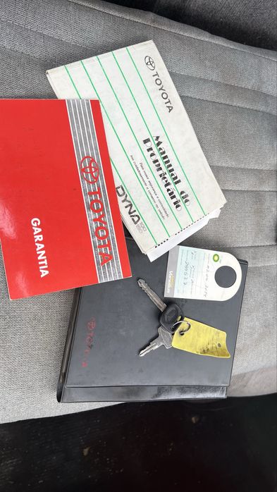 Toyota dyna 150 2.8D 7lug roda dupla