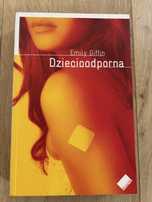 Dziecioodporna - Emily Giffin