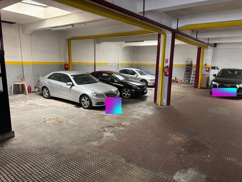 Lugar de garagem / Parqueamento, estacionamento