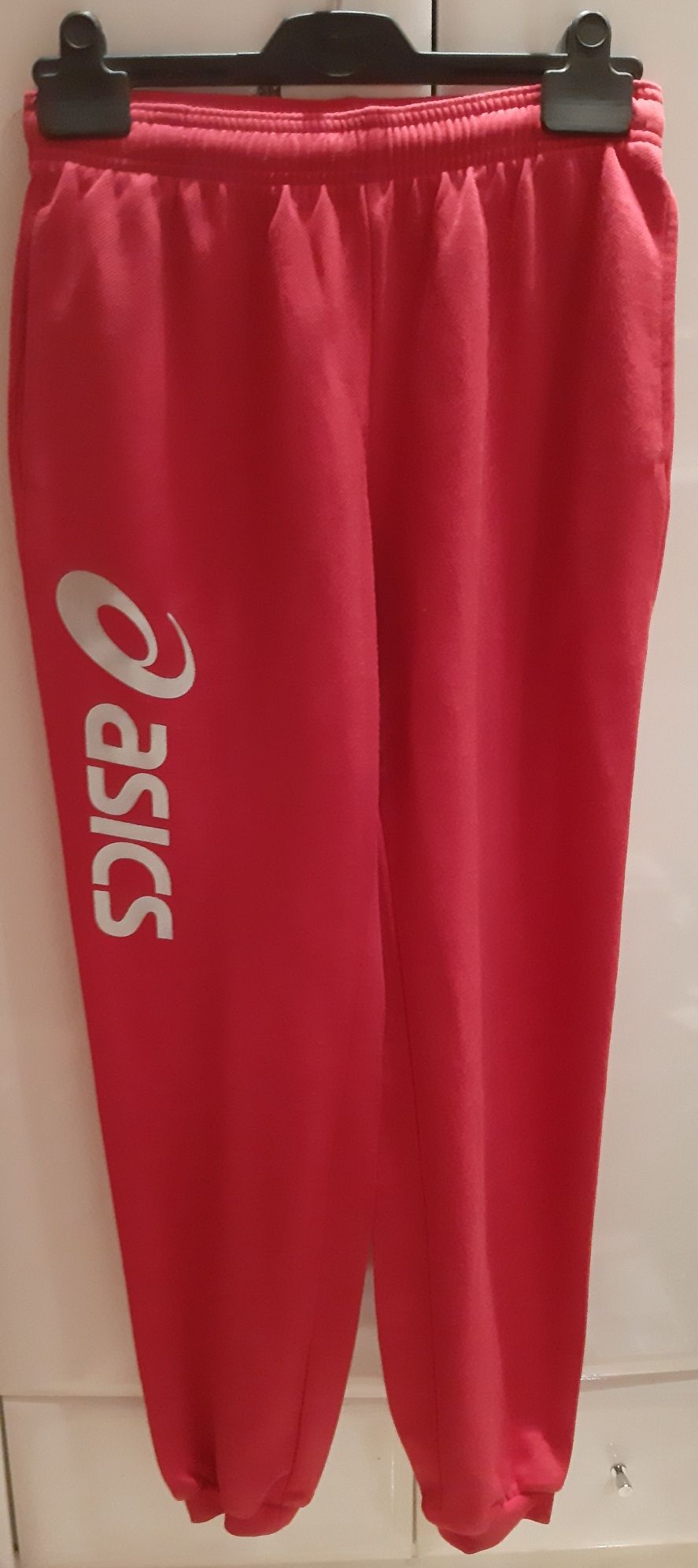Markowe spodnie dresowe ASICS