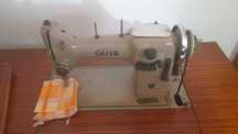 Máquina de Costura OLIVA Antiga com Móvel