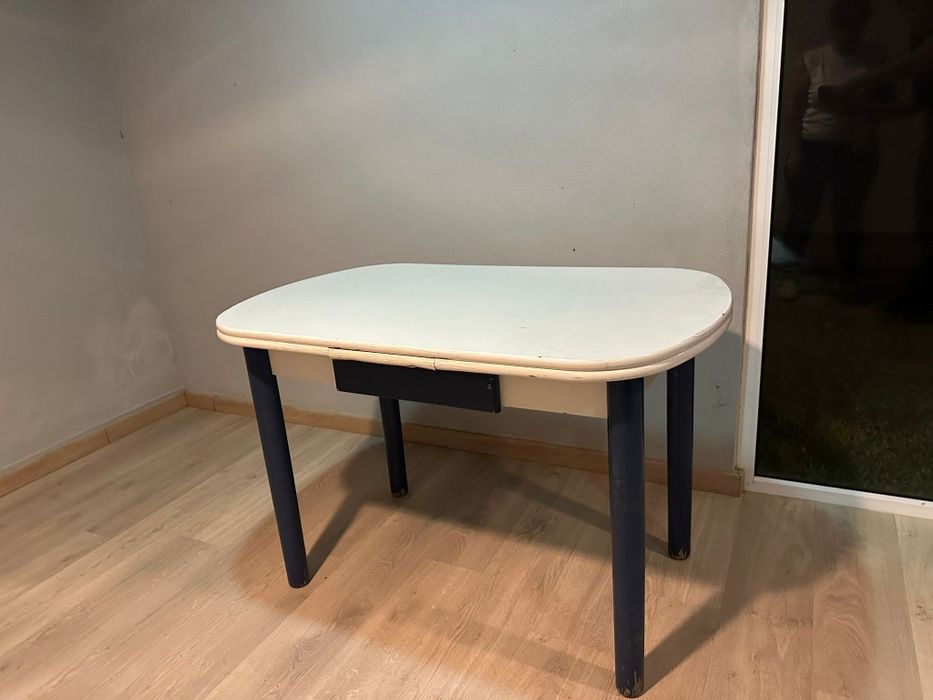 Mesa de cozinha lacada