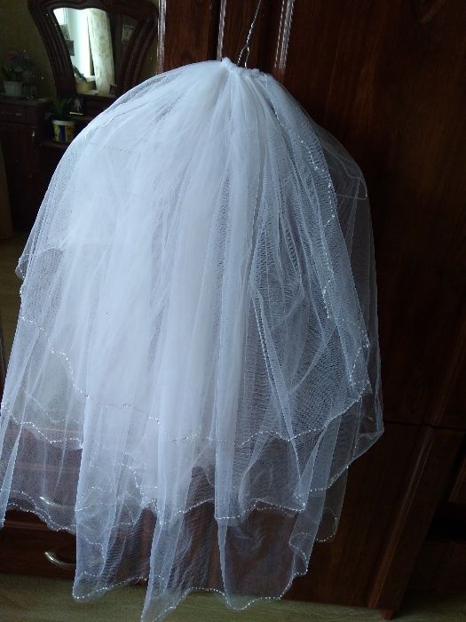 Продам свадебную трехъярусную фату