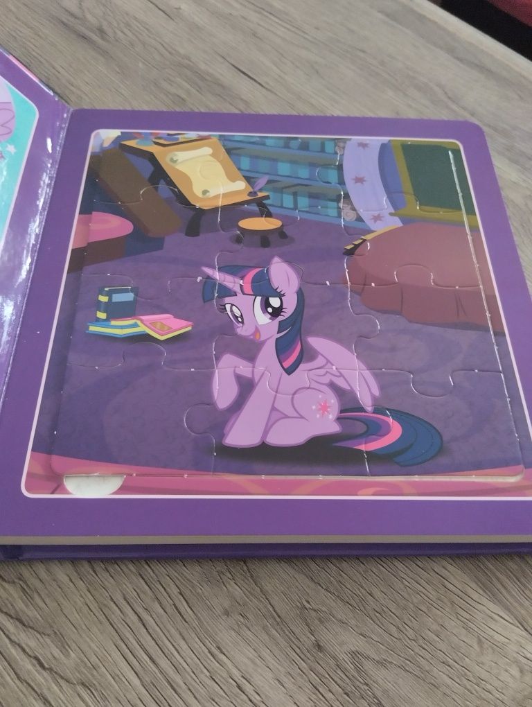 Książka z puzzlami Pony