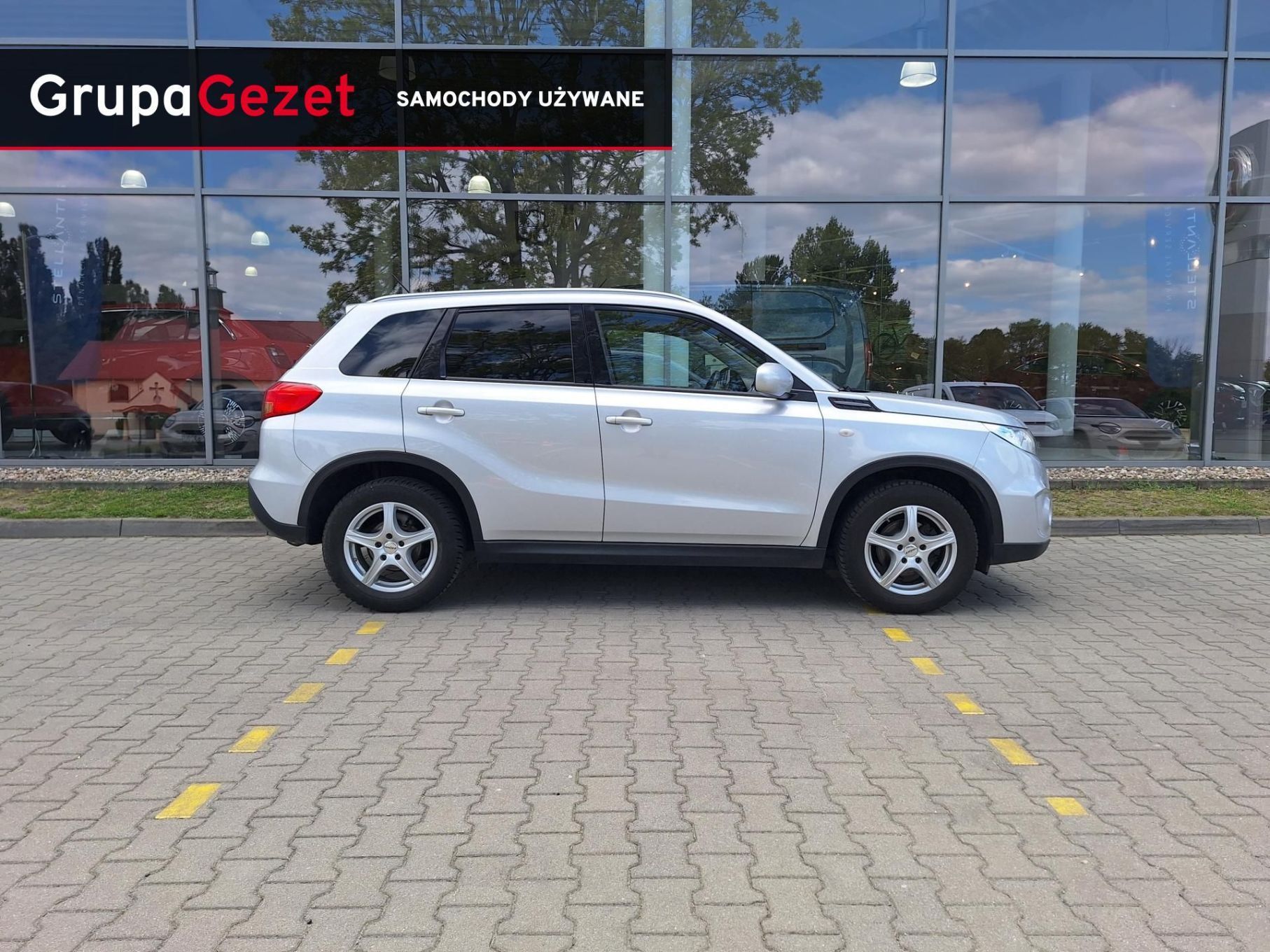 Suzuki Vitara 1.6 120KM AWD polski salon kamera cofania podgrzewane fotele + hak