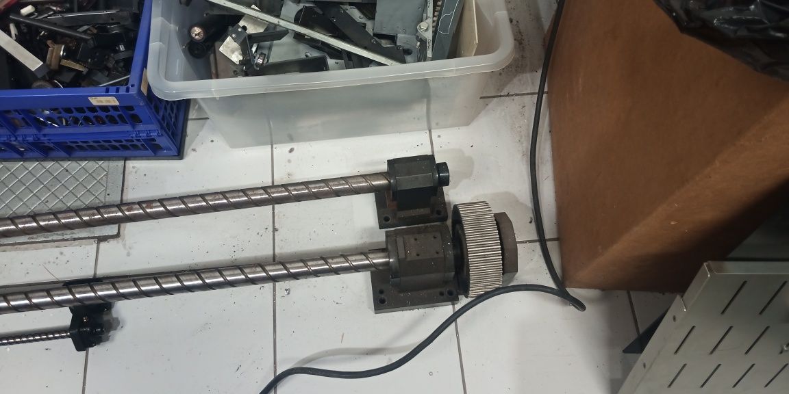 2 fusos com mancais para cnc