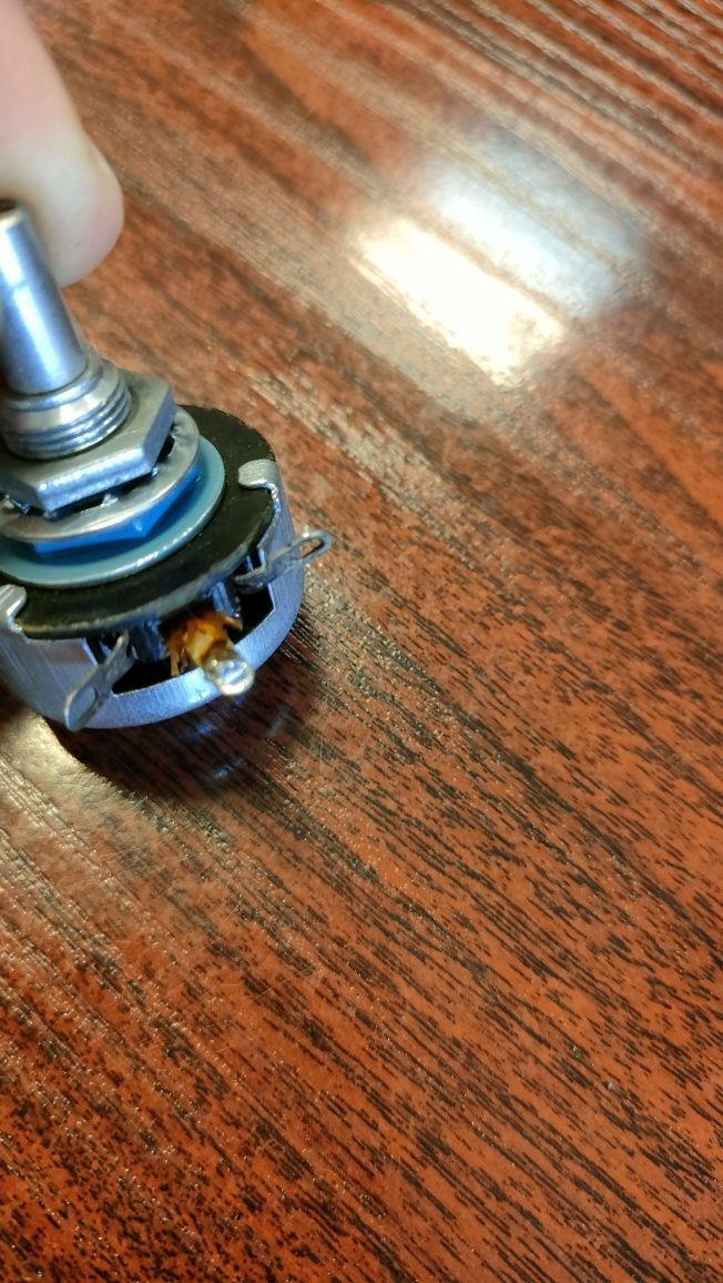 Potencjometr osiowy obrotowy Telpod DG-106 220 om 2 W
