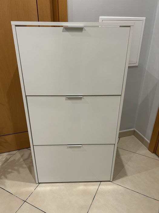 Sapateira em otimo estado