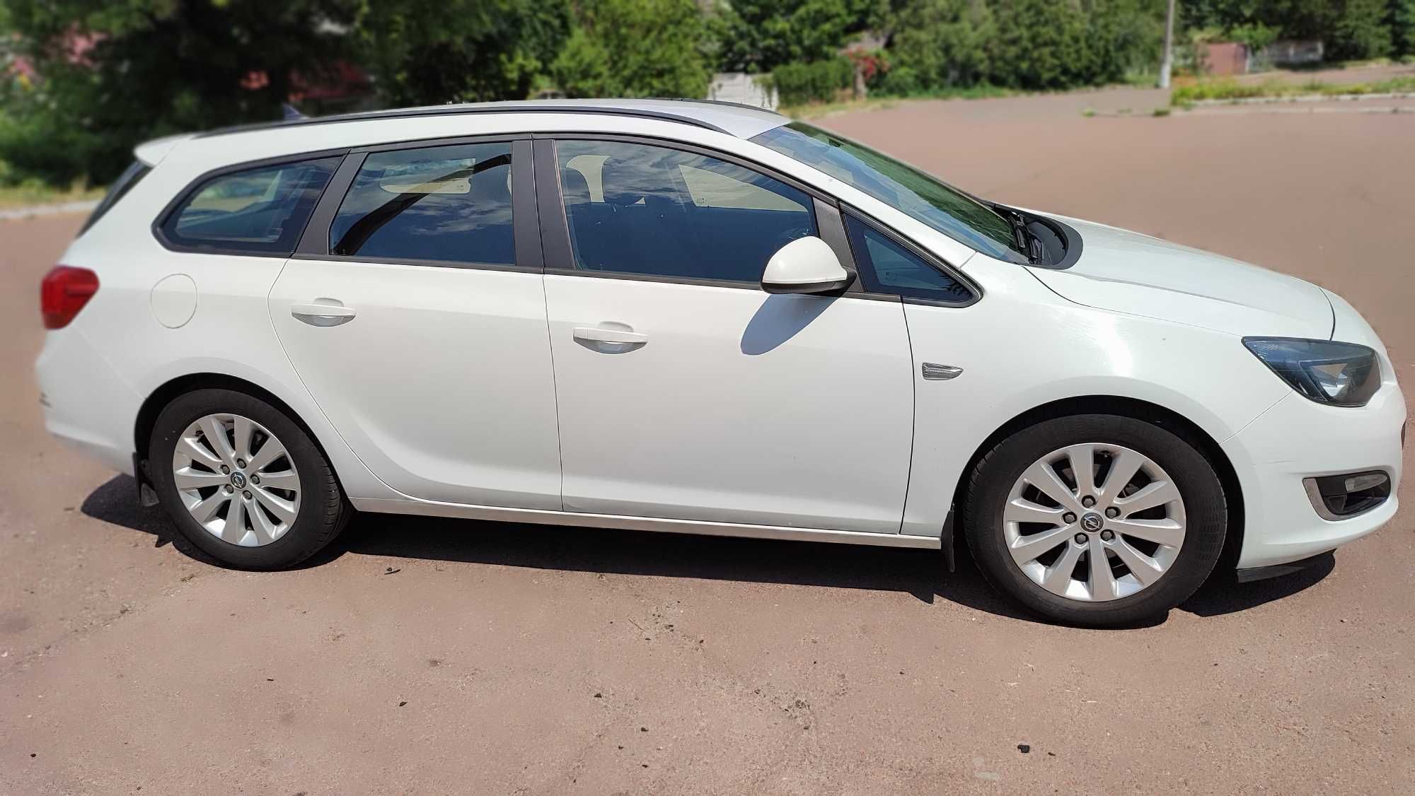 Opel Astra J Sport Tourer 1.7 CDTI 2012