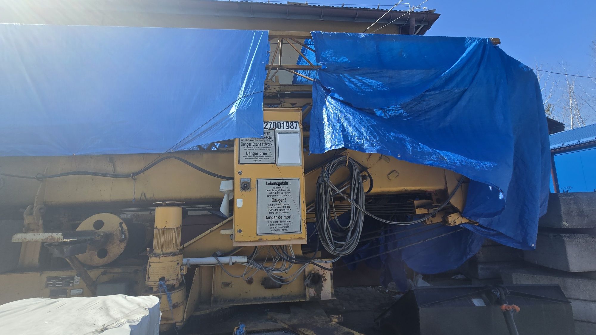 Dźwig Żuraw wieżowy LIEBHERR 32K