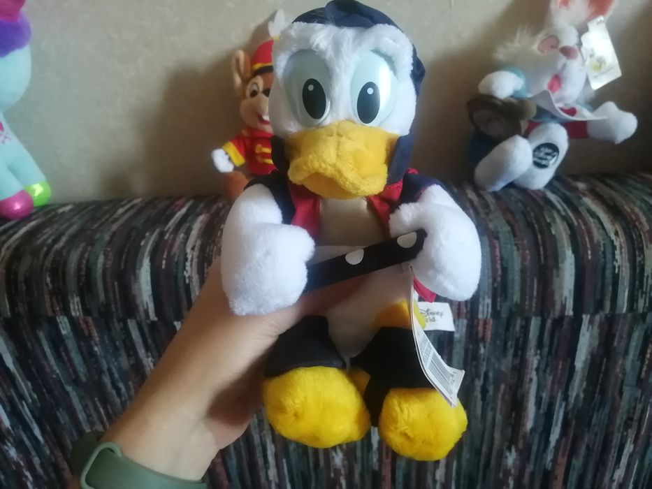 Мягкие игрушки персонажи Disney бурундук Чип, Дональд Дак,Белый Кролик