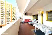 Apartamento T1 | Excelente exposição solar com amplo terraço | Praia d