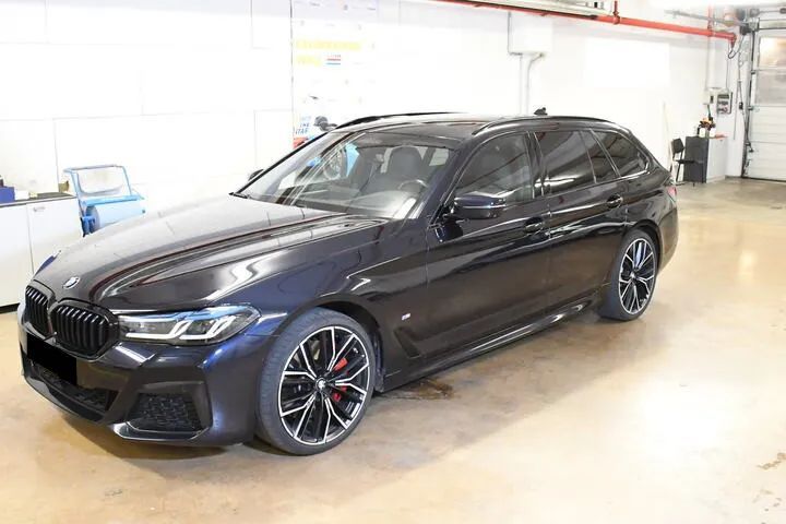 BMW Seria 5 Laser, Fotele M, HUD, Panorama, ACC, Hak, FV23%