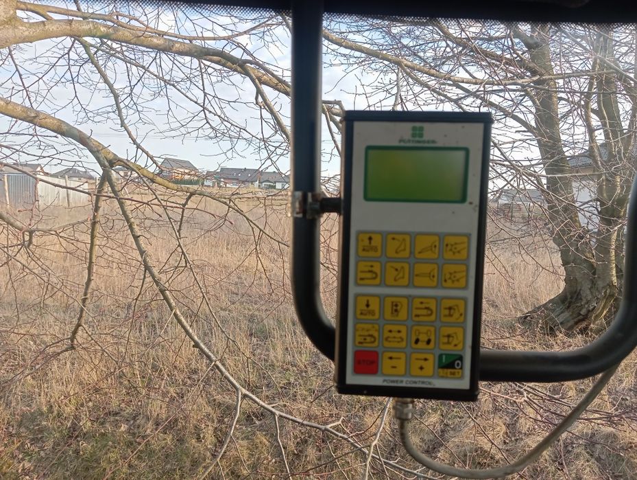 Przyczepa samozbierająca