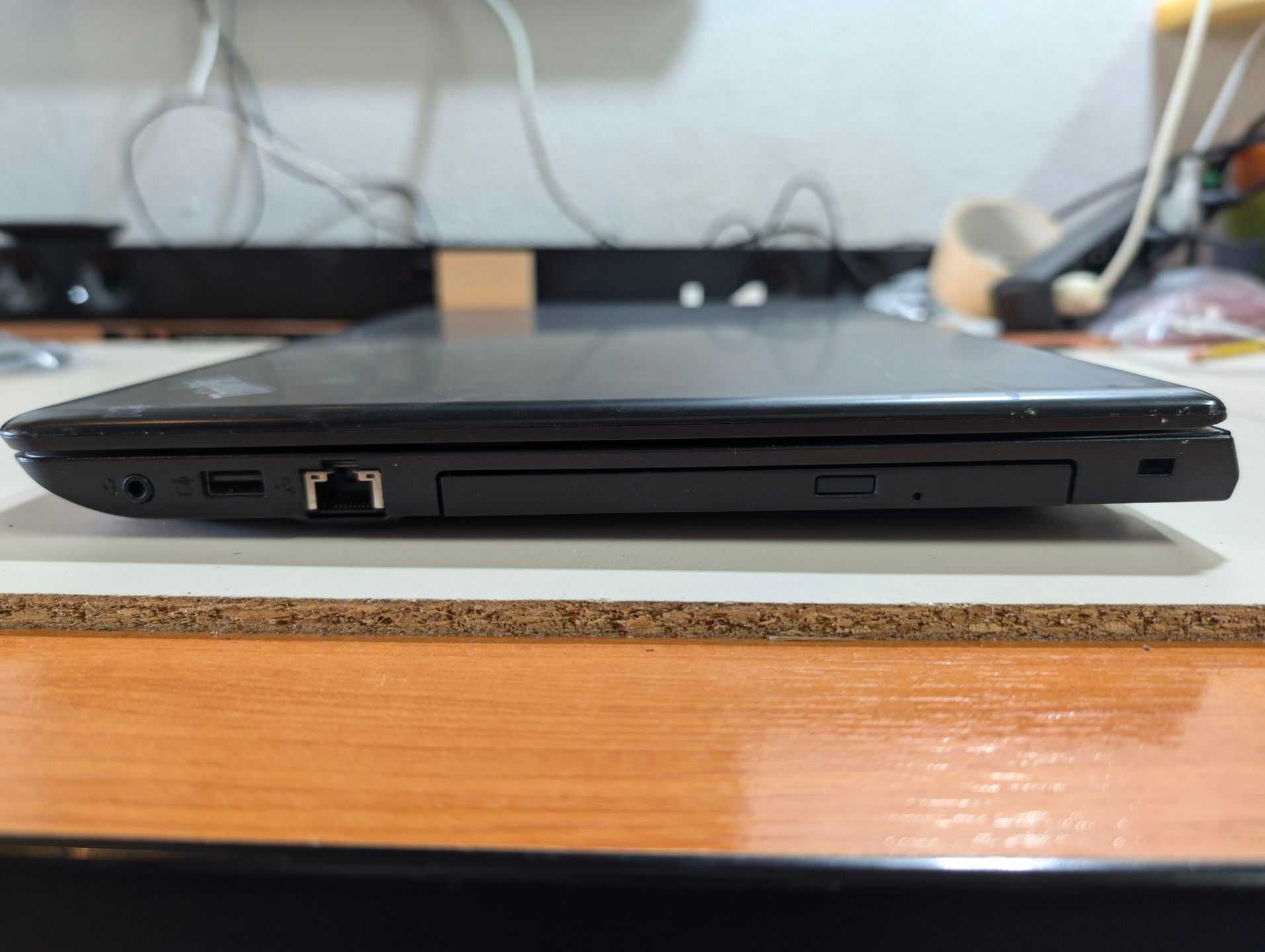 Portátil Lenovo ThinkPad E570